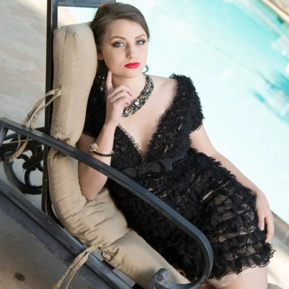 NWT Sherri Hill Black Lace Double V-Neck Formal Dress $330